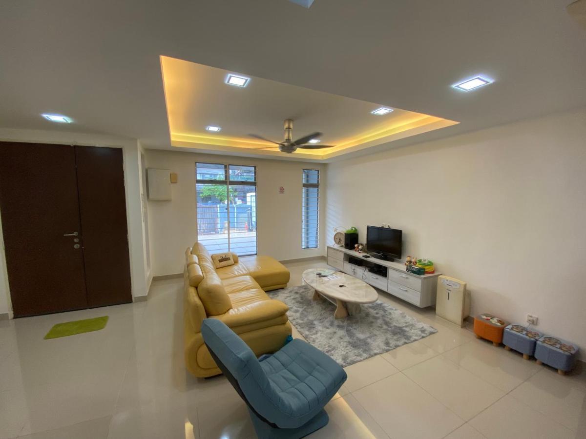 Entire Residential Home•Jia Residences Bkt Serdang沙登温暖的家 Сери-Кембанган Экстерьер фото